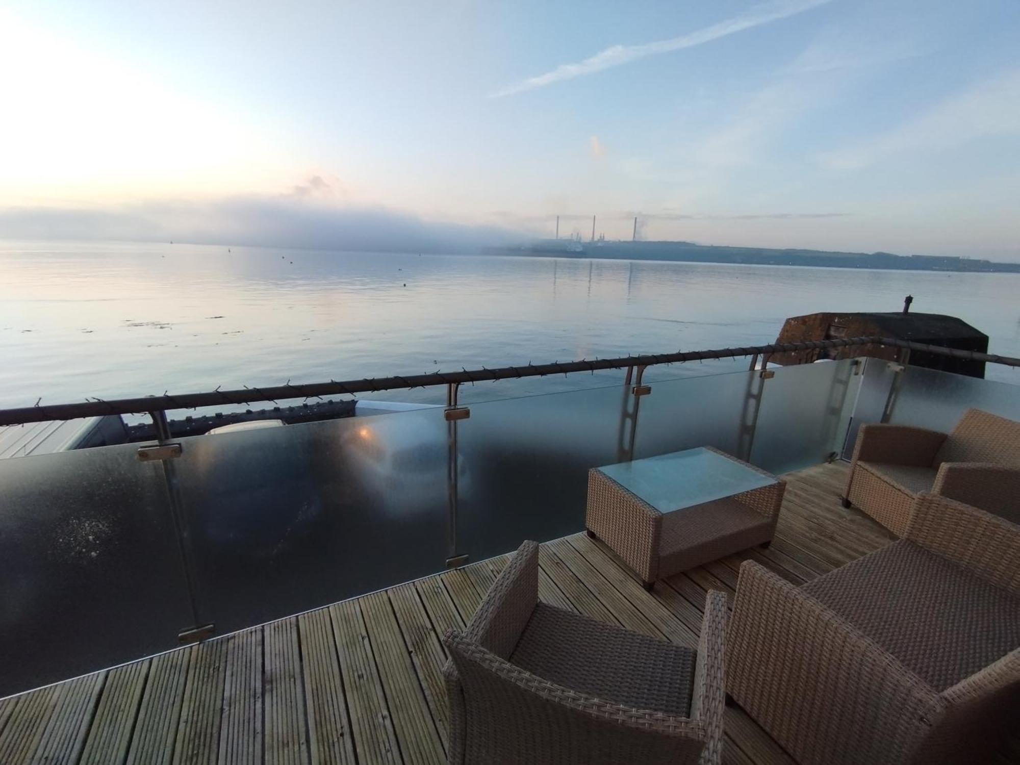Waterfront Location, Balcony, Sea Views, Free Parking *
