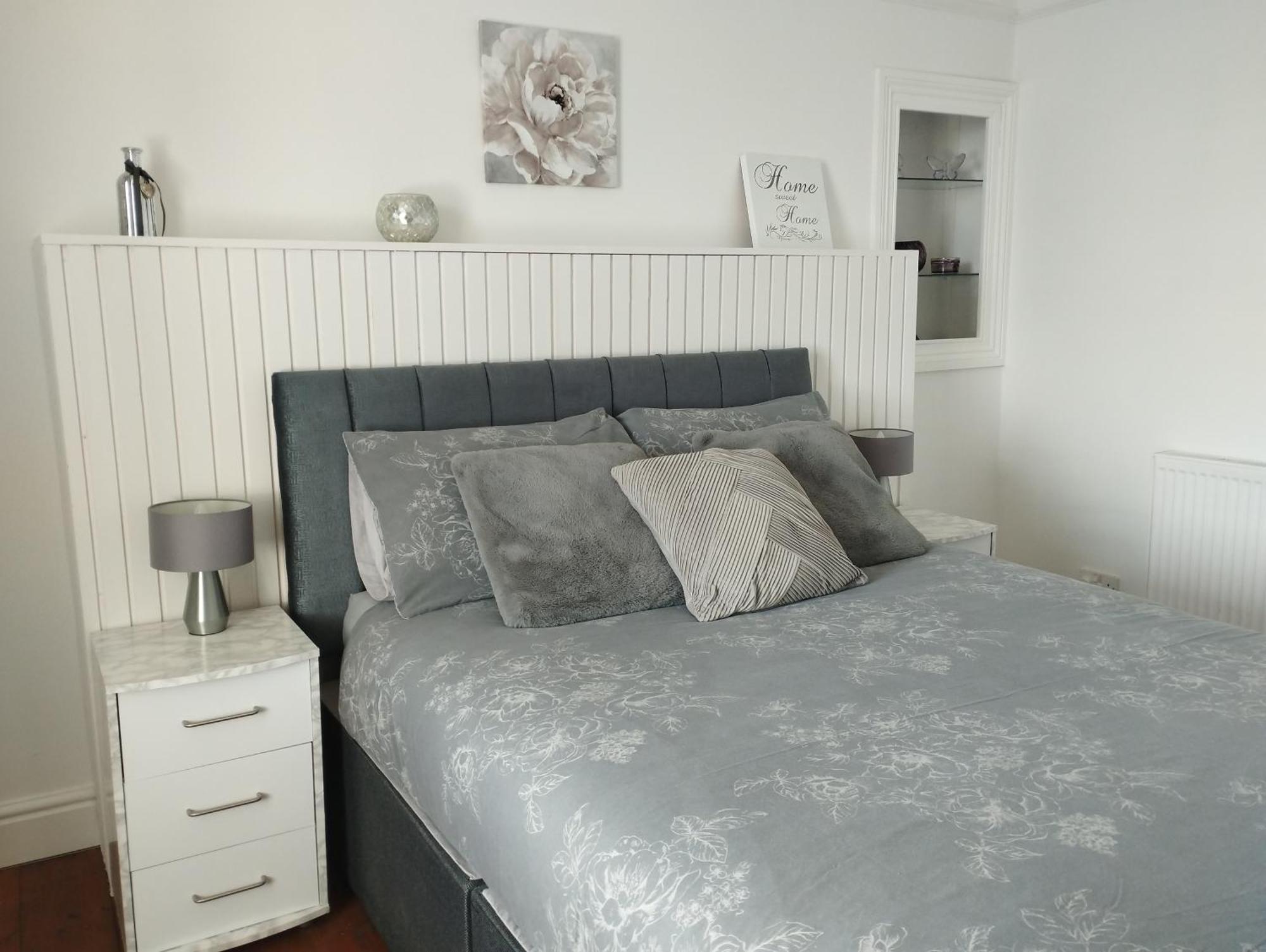 Waterfront Location, Balcony, Sea Views, Free Parking Casa vacanze *