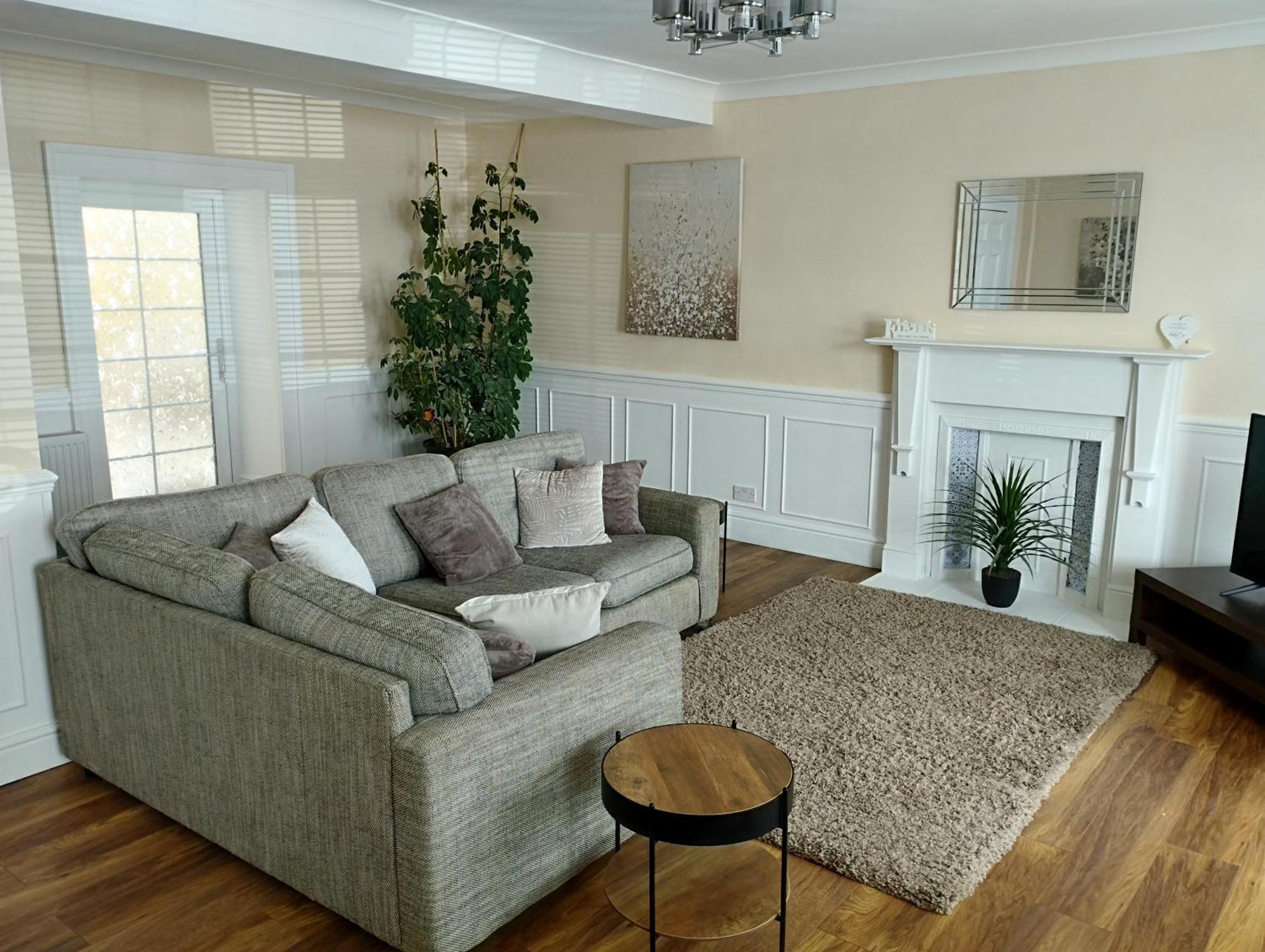 Waterfront Location, Balcony, Sea Views, Free Parking Casa vacanze