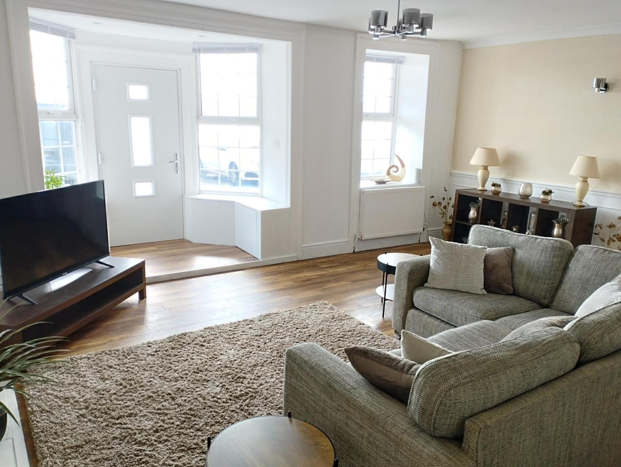 Waterfront Location, Balcony, Sea Views, Free Parking